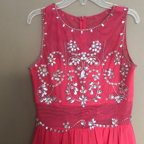 Prom dress - Picture 1 of 3
